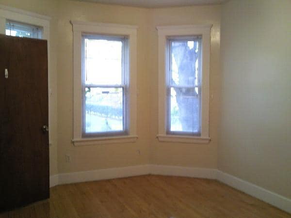 Building Photo - 96 Linden St