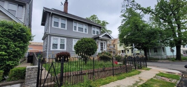 Photo - 61 N 22nd St House