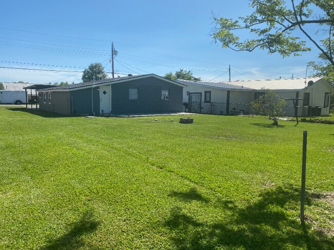 Foto del edificio - 414 Fieldcrest Dr