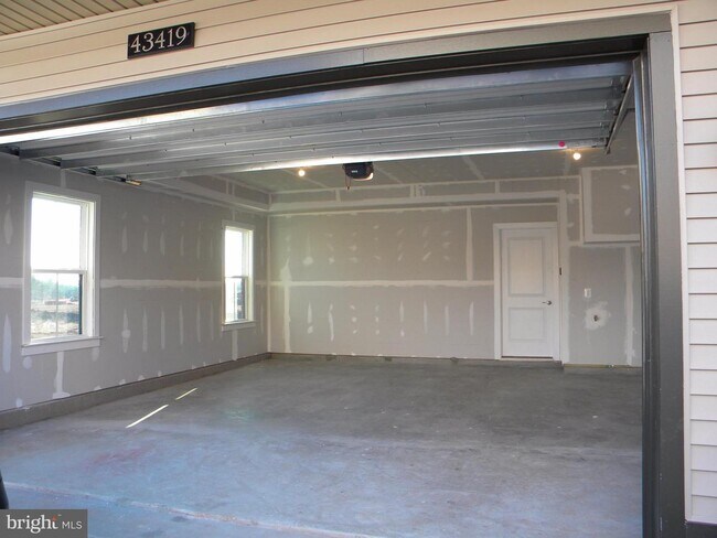 Building Photo - 43419 Usk Ter