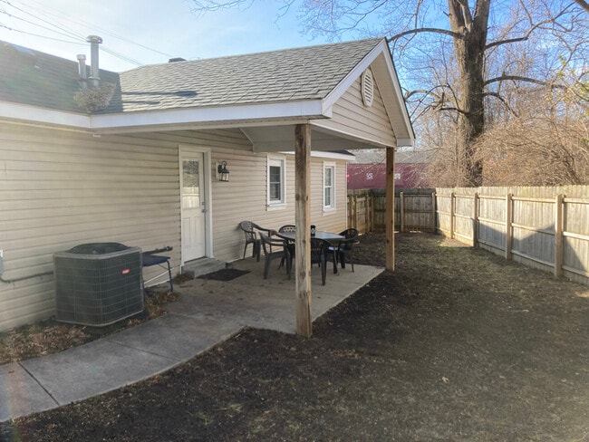 Photo - 12201 Old Shelbyville Rd House