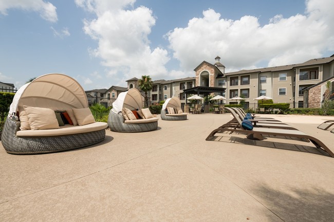 Pool Seating - Preserve At Copperleaf