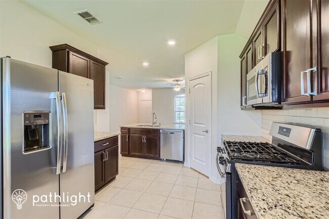 Foto del edificio - 1301 Deerfield Drive