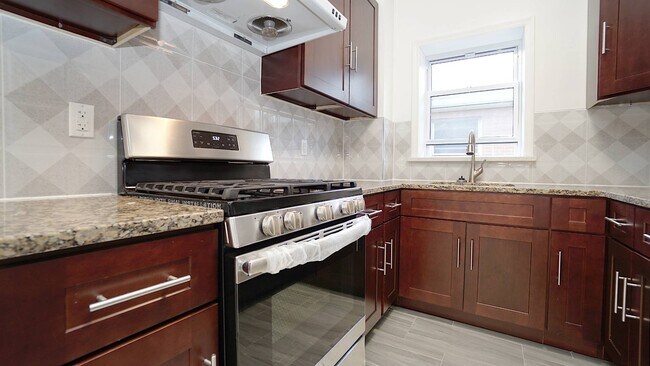 Building Photo - 2020 81 St