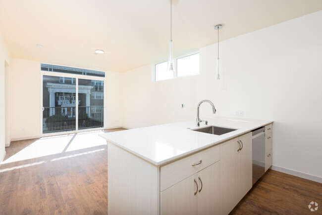 1BD, 1BA - 639SF - 1010 Apartments