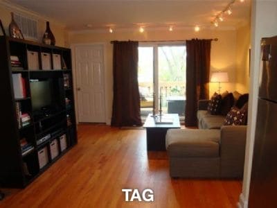 Primary Photo - 2131 N Larrabee St