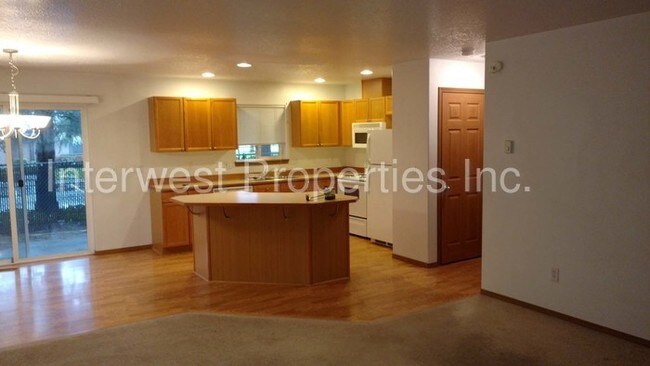 Building Photo - 1659 SW Cherry Park Rd
