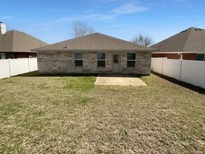 Building Photo - 3331 Light Pointe Dr