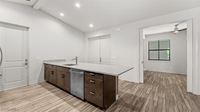 Building Photo - 8720 Cypress Lake Dr
