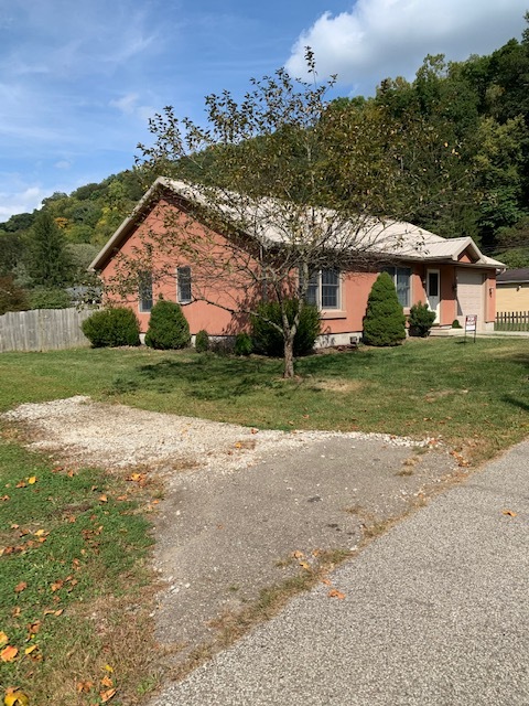 Single Family Ranch - 39 Mildred Ave