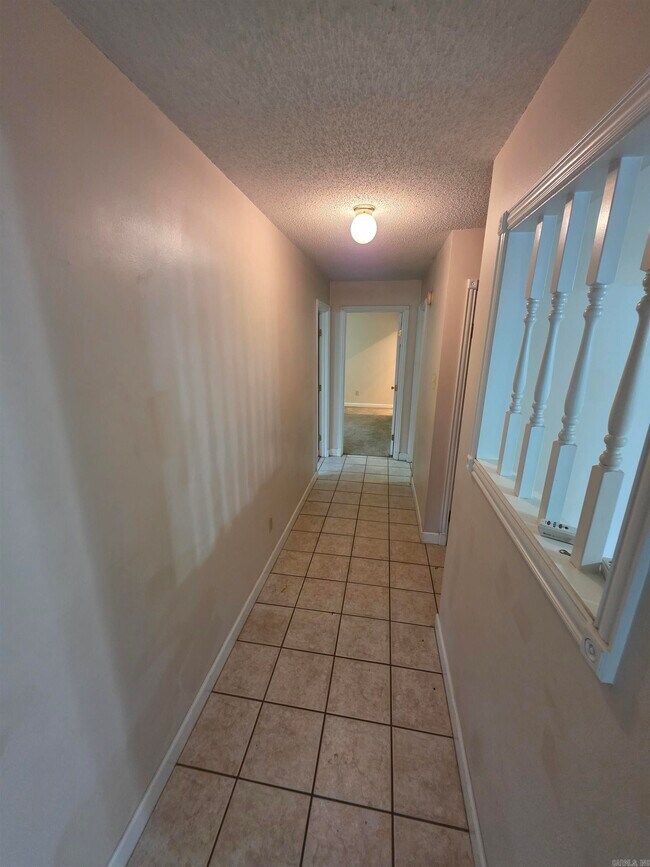 Foto del edificio - 8303 Pennwood Dr