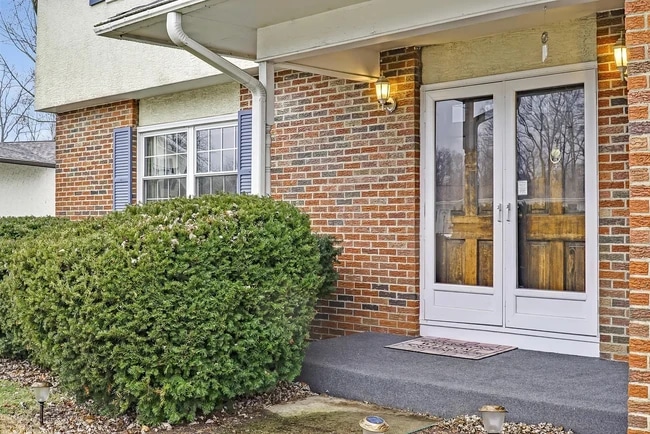 Building Photo - 1375 Brenthaven Pl