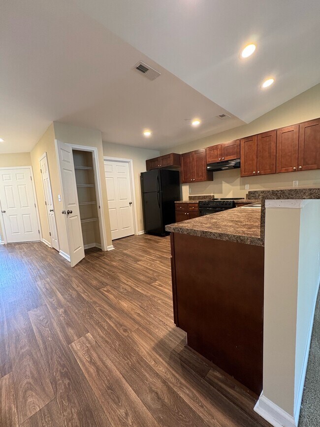 Building Photo - 9 Jackmia Way