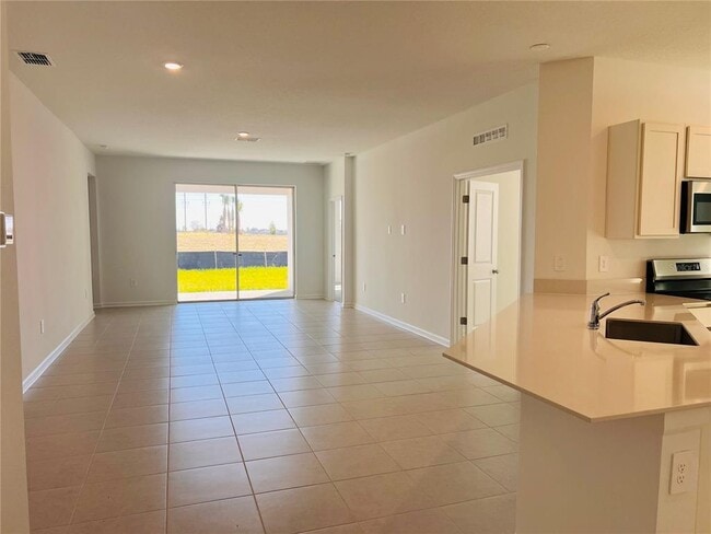 Foto del edificio - 4317 Riverbend Blvd