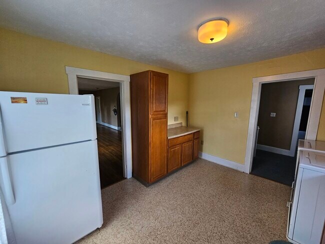Foto del edificio - 528 N Madriver St