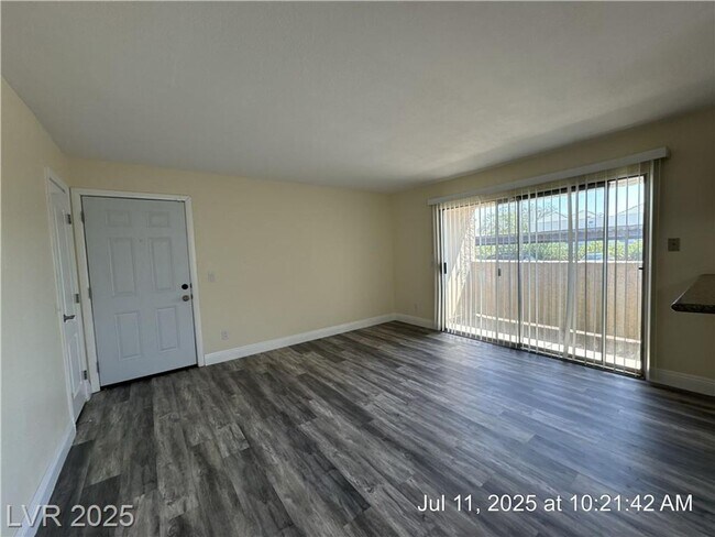 Foto del edificio - Updated First-Floor Unit | Granite Counter...