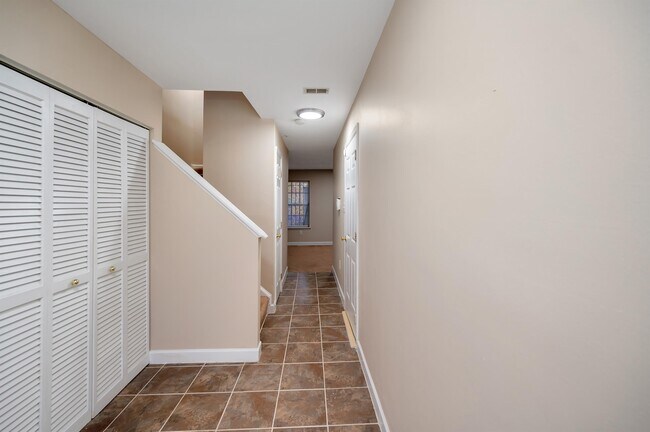 Building Photo - 7415 Goodland Dr