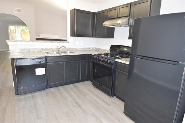 Building Photo - 5214 Beaverhill Dr
