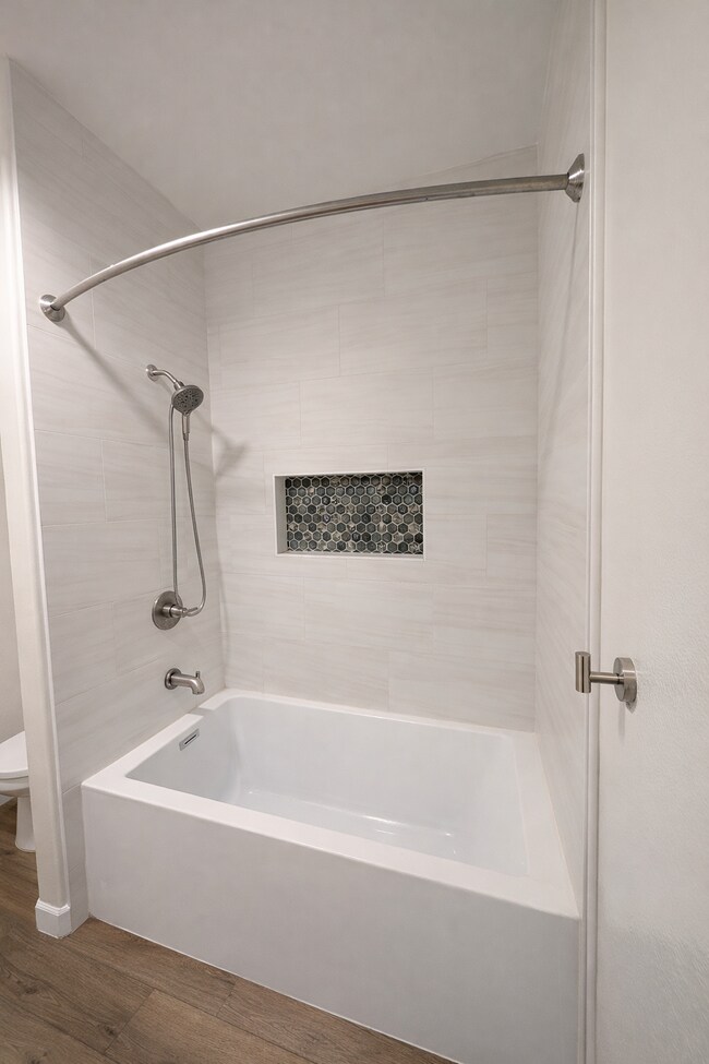 Baño #1 - 550 Camino de la Reina