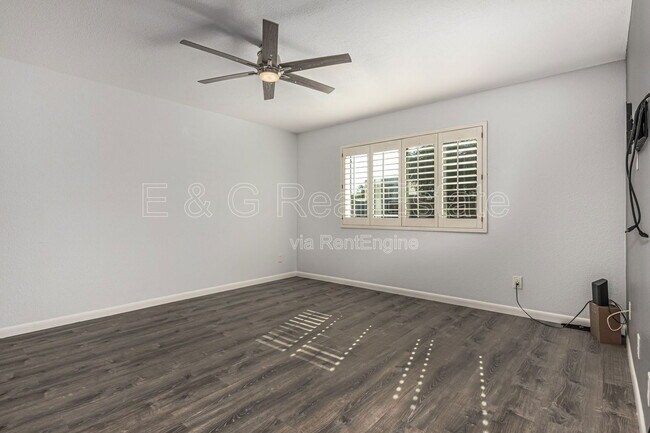 Foto del edificio - 7714 E Wilshire Dr