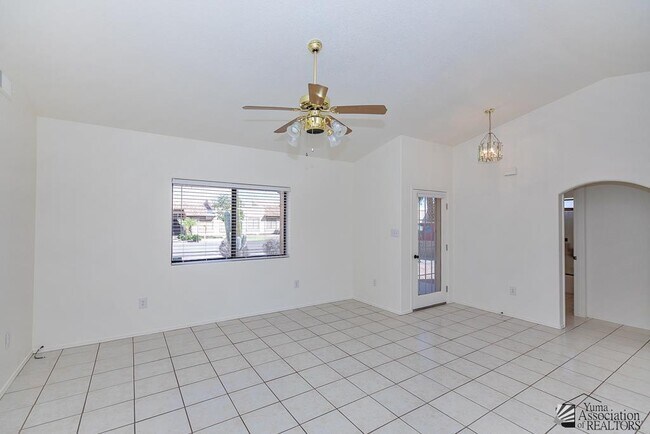 Foto del edificio - 11257 E 37th Pl