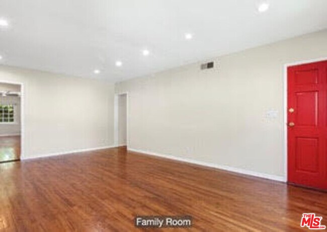 Foto del edificio - 4538 Wortser Ave
