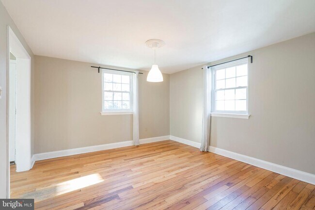 Building Photo - 951 Radnor Rd