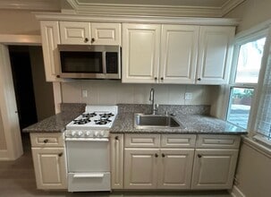 Building Photo - 439 N Coast Hwy