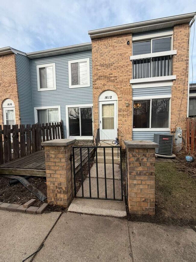 Foto del edificio - 1612 Islandview Ct