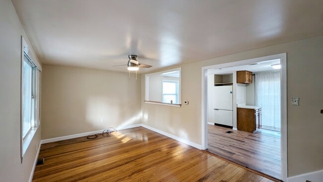 Building Photo - 1710 N Raynor Ave