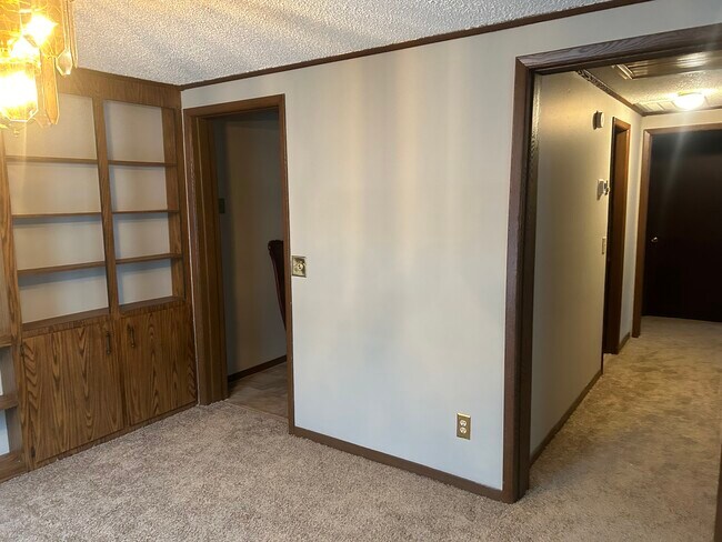Foto del edificio - 5097 Castlewood Way