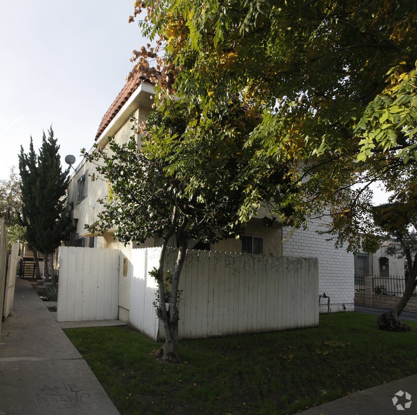 Building Photo - Erwin Apartments
