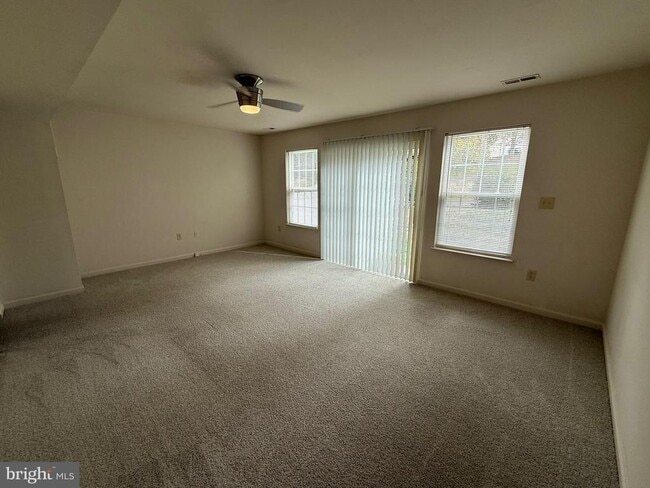 Building Photo - 104 Belladonna Ln