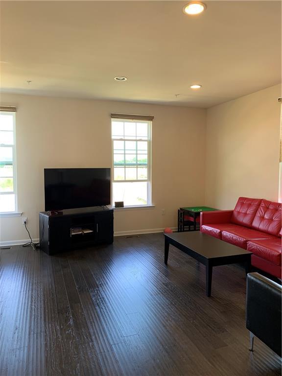Foto del edificio - 11901 Shire Ln