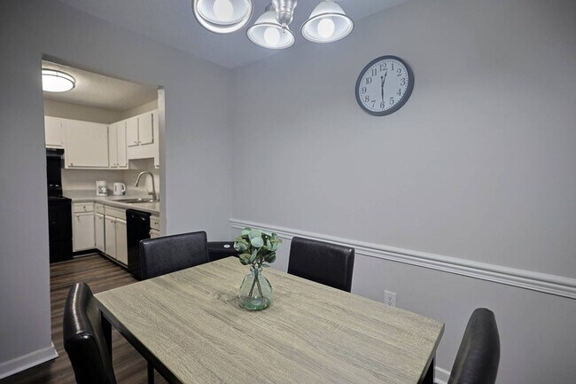 Foto del edificio - 50 Northtown Dr