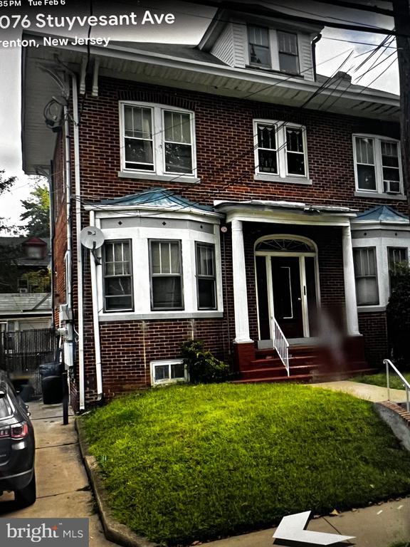 Foto principal - 1072 Stuyvesant Ave