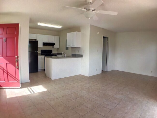 Building Photo - Desirable ground floor studio in Waipio Ge...