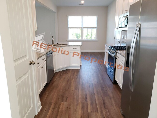 Foto del edificio - Charming 4 Bedroom, 2.5 Bath, 2-Car Garage...