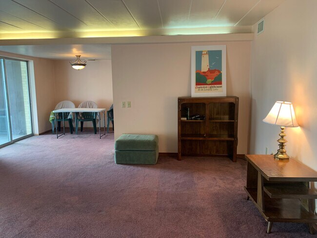 Foto del edificio - 316 W Washington Ave