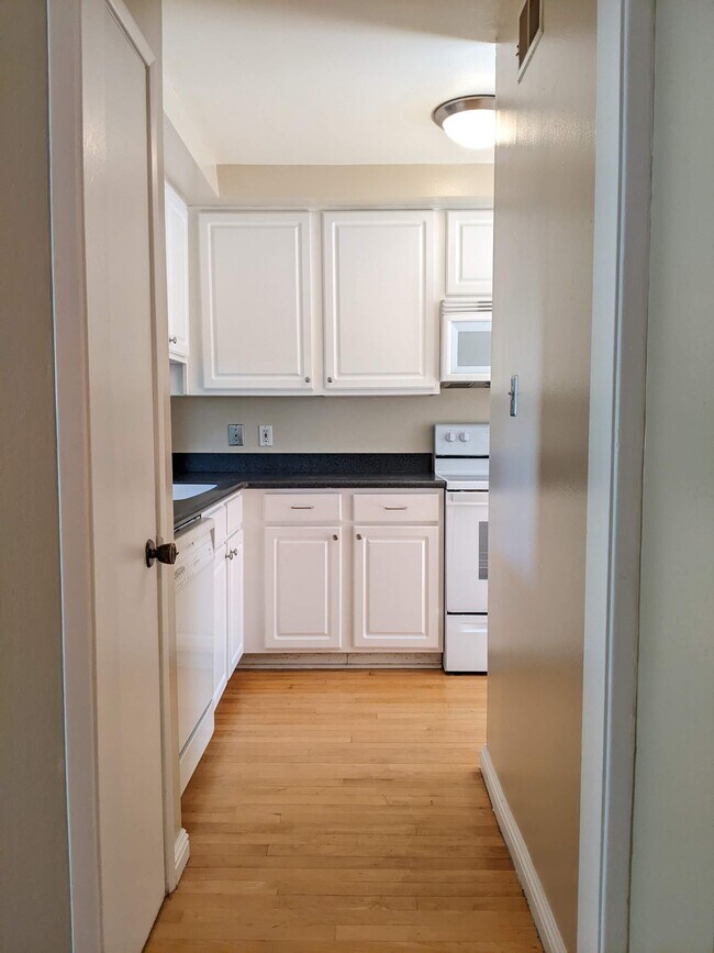 Foto del edificio - 105 Ascot Ct