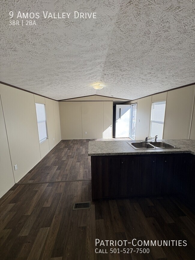 Foto del edificio - 9 Amos Valley Dr