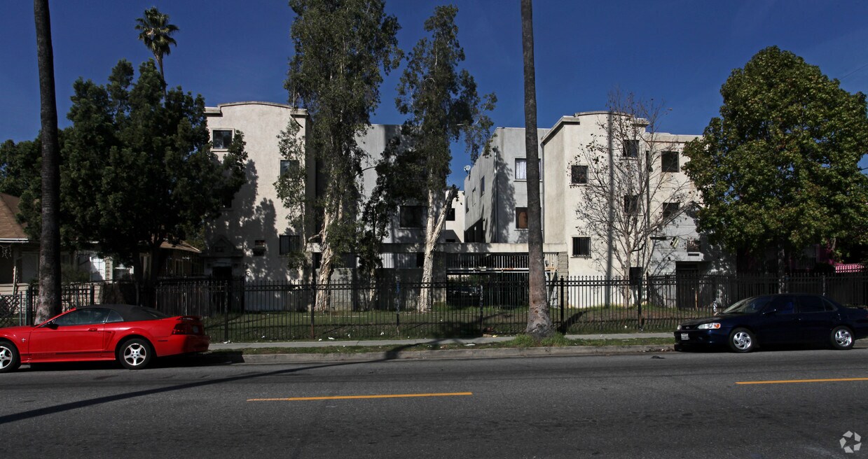 Primary Photo - 5015 Monte Vista St