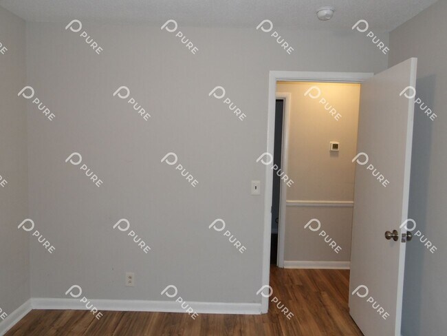 Foto del edificio - 3021 Deerfield!!