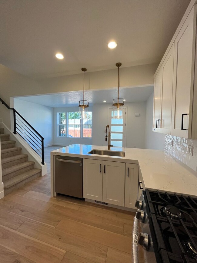 Photo - 4632-4634 Locust Hills Ct Apartment