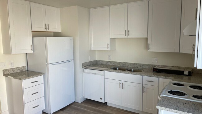 Building Photo - 3 Bedroom, 1 Bath Twin Home In West Jordan