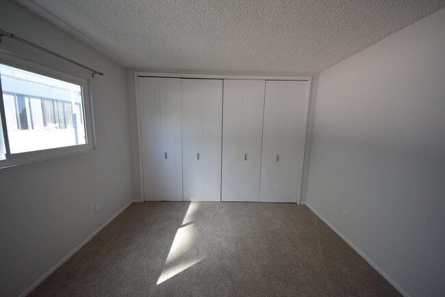 Building Photo - 1223 S Bundy Dr