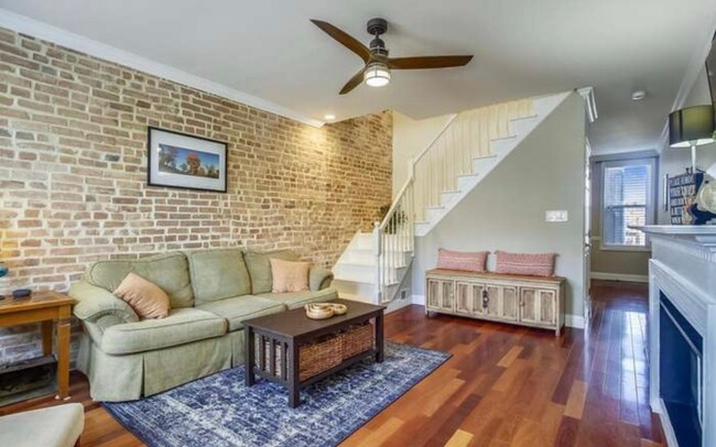 Foto del edificio - Charming Home near Patterson Park