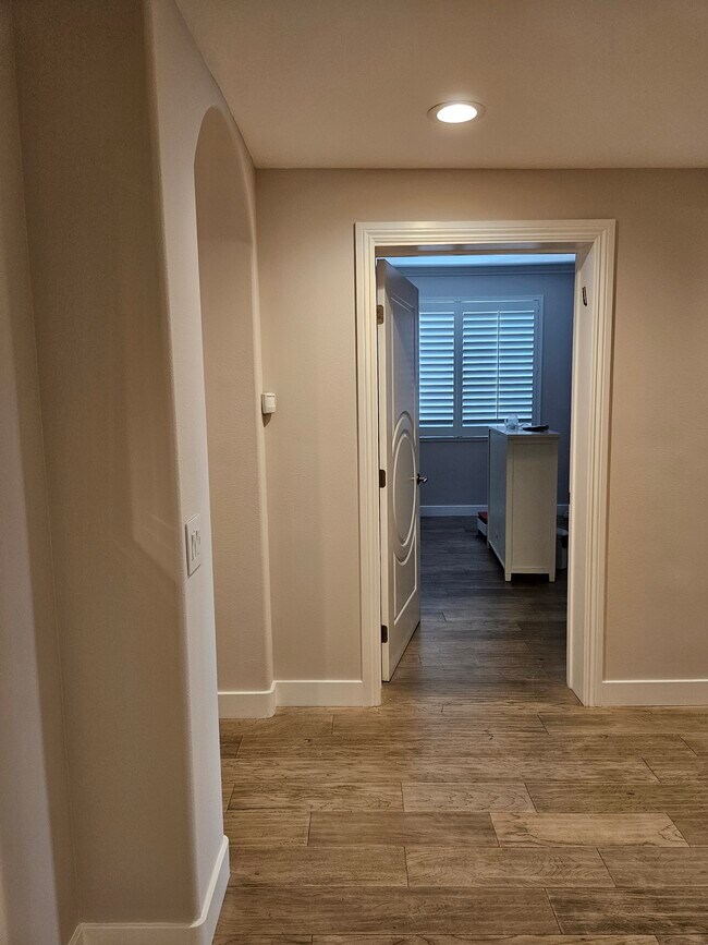 Foto del edificio - 7218 Hillside Ave
