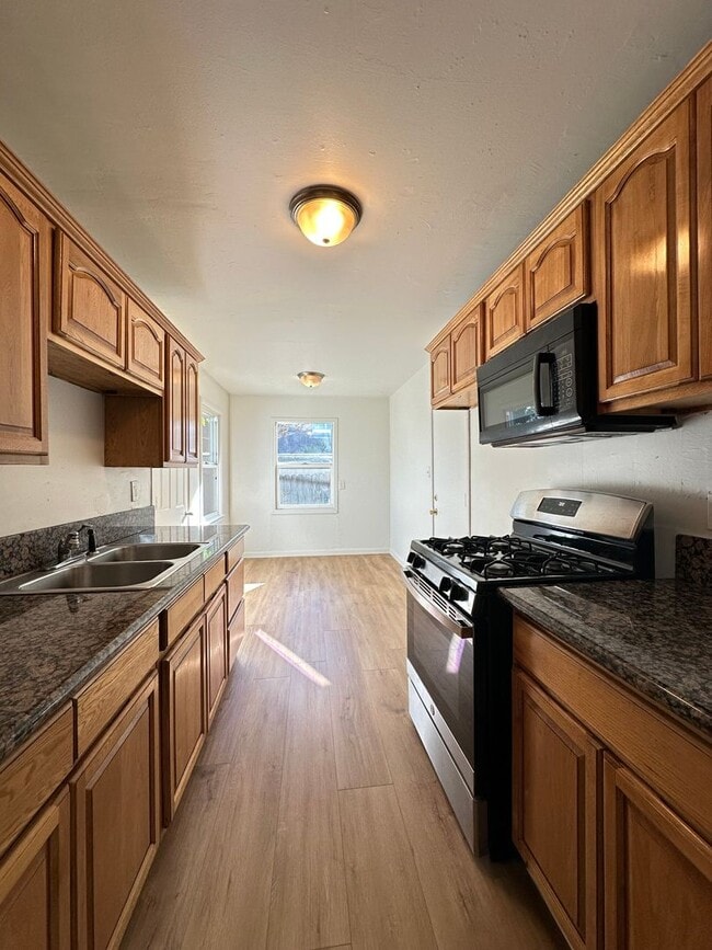 Foto del edificio - Charming Three Bedroom Near Westfield Park