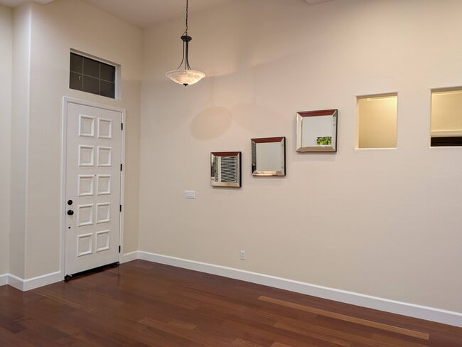 Building Photo - 3980 Avignon Ln